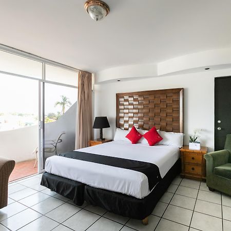 Capital O Zona Dorada Inn, มาซาตลัน ภายนอก รูปภาพ