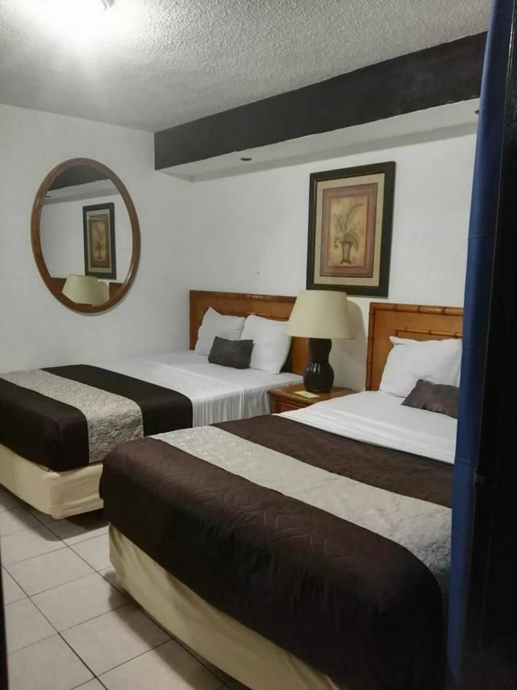 Capital O Zona Dorada Inn, มาซาตลัน ภายนอก รูปภาพ